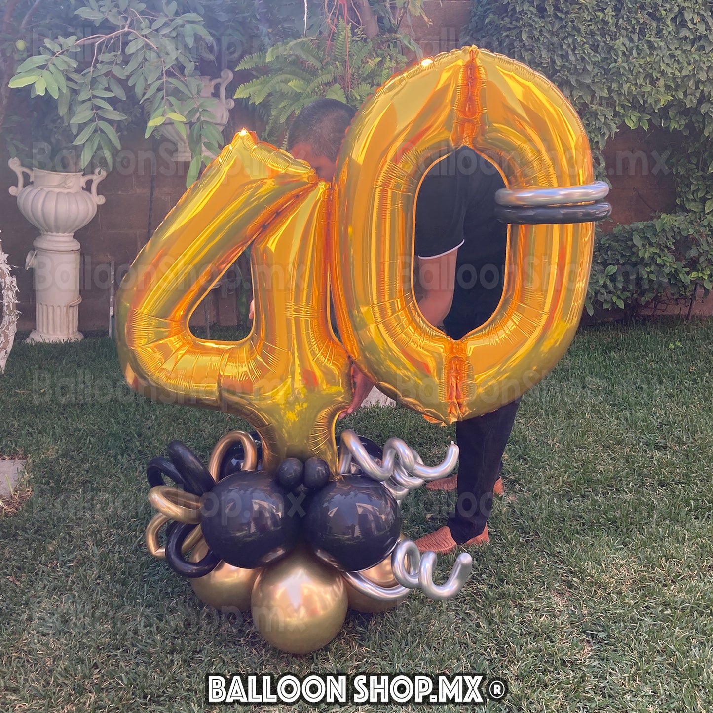 Números grandes en dorado