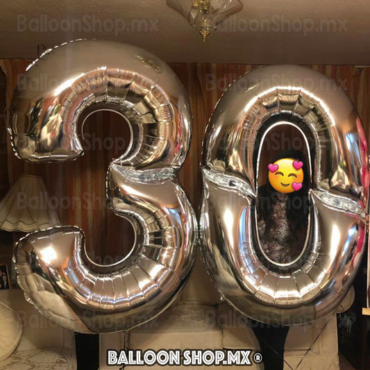 Números gigantes en plata