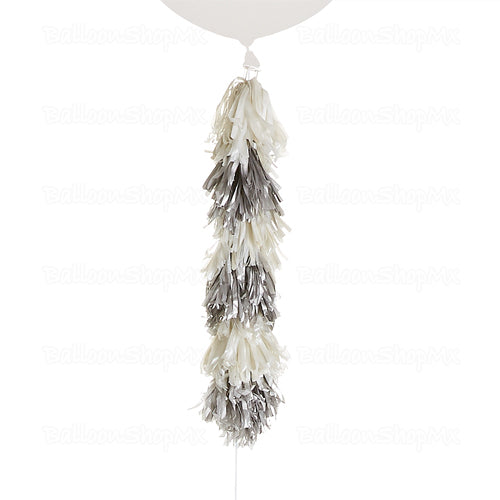 Barba de pompones elegante